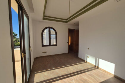 83cf3683ea47c293f1b2daf6640395db - 10