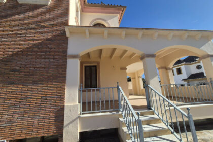 83cf3683ea47c293f1b2daf6640395db - 24