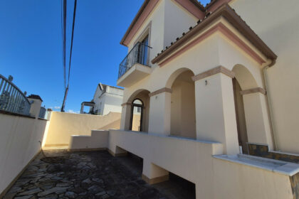 83cf3683ea47c293f1b2daf6640395db - 3