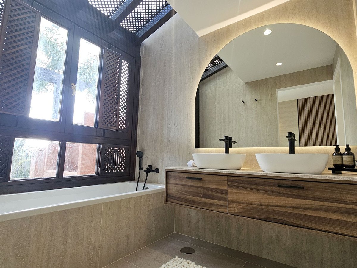 87fa9ec90561a90f03715f2b717059a4 - 11