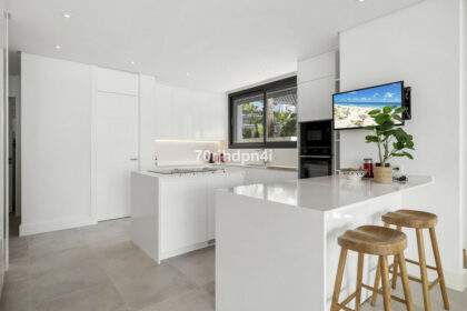 8939c70308eccacf9cb64fbca66a9a87 - 2