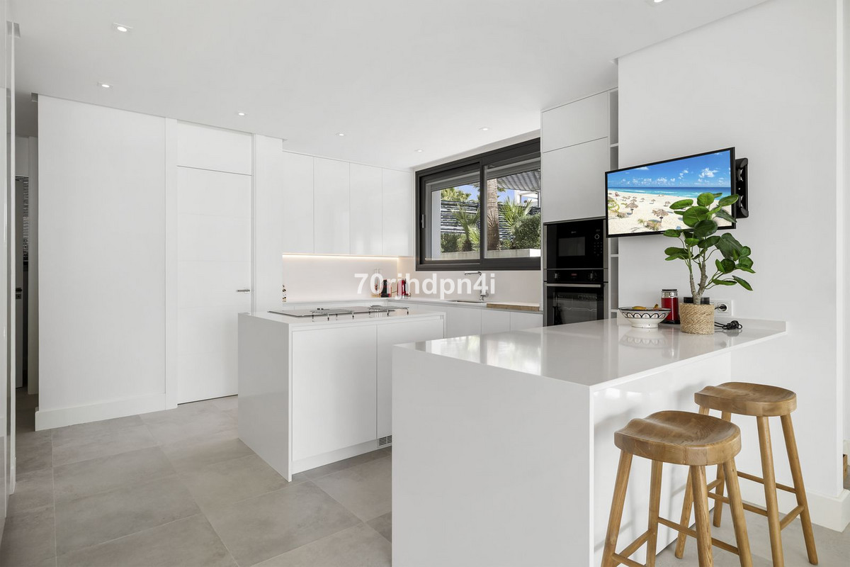 8939c70308eccacf9cb64fbca66a9a87 - 2