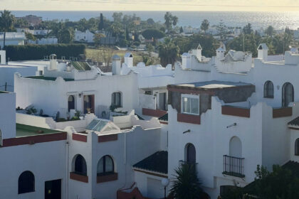 8bf0fc89fa7a5e4ade42531553f0ba11 - 13