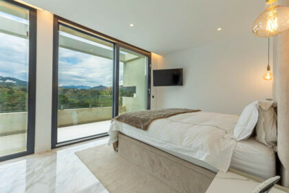 900c2f52f6382fe39bb4a62ec2e8a758 - 23