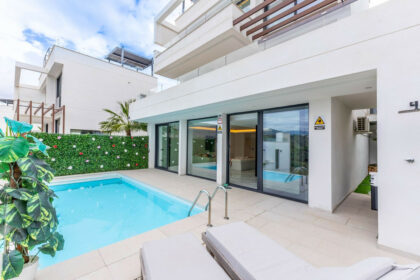 900c2f52f6382fe39bb4a62ec2e8a758 - 35