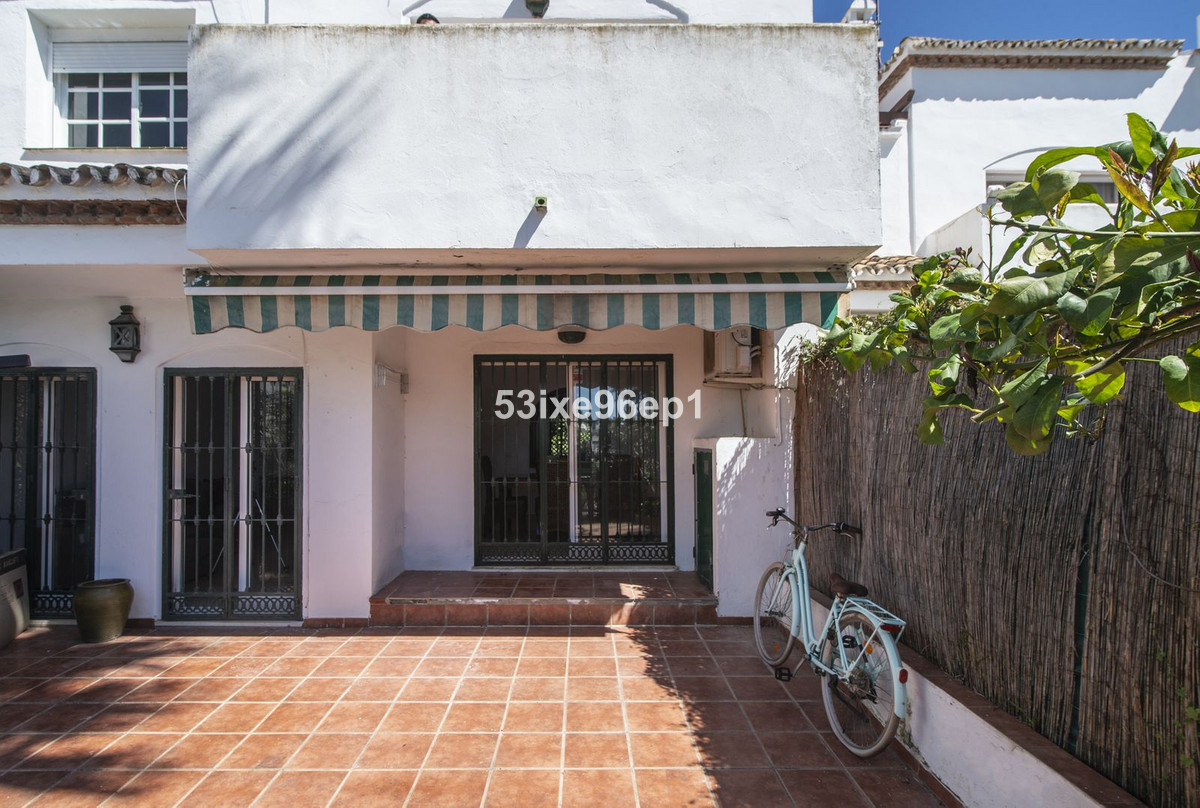 94428db136a8f3765e96c43295b6a5e5 - 12