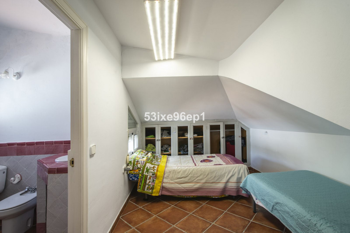 94428db136a8f3765e96c43295b6a5e5 - 23