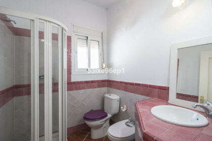 94428db136a8f3765e96c43295b6a5e5 - 24