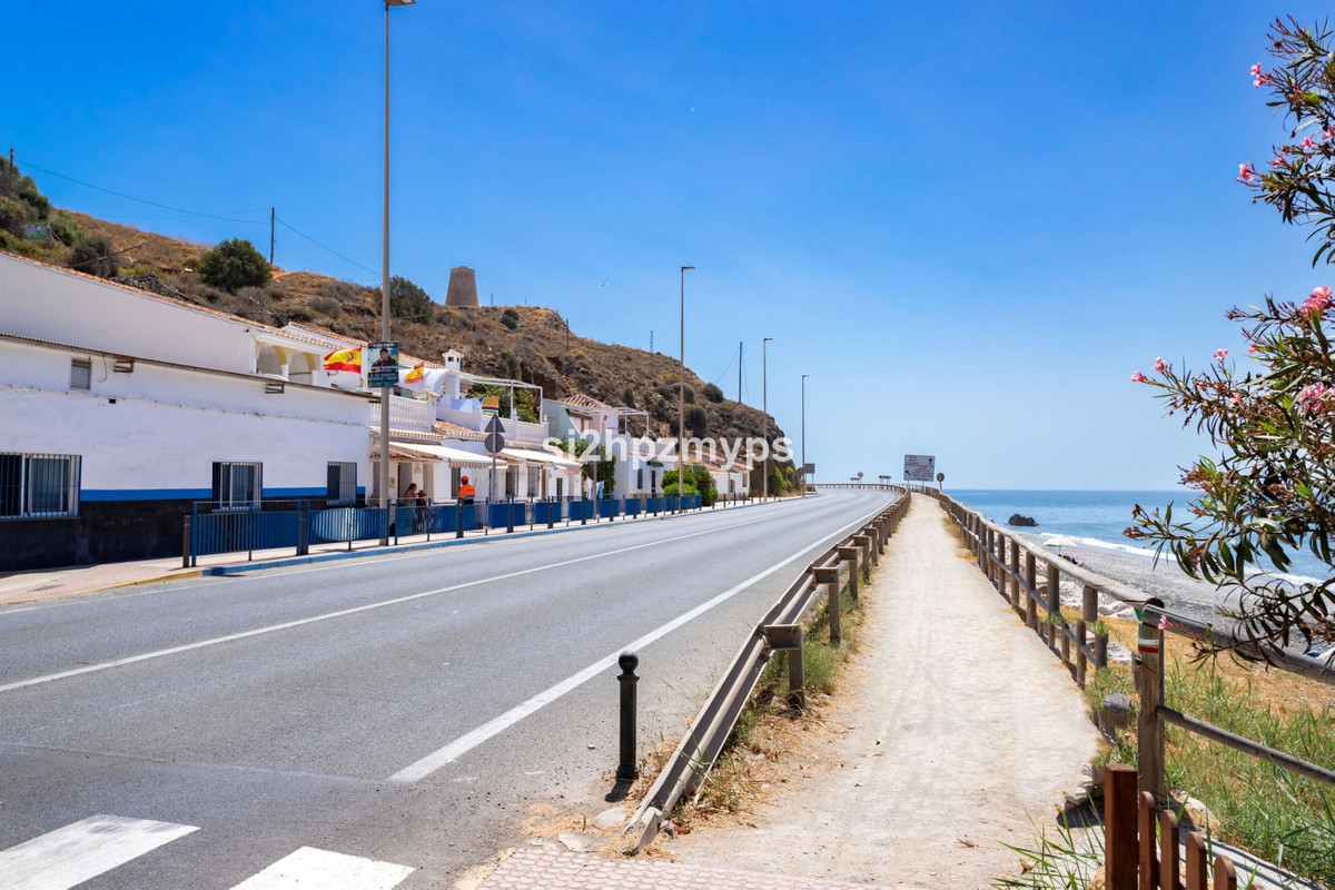 98c48aea3766ad8cf45a5aa2ba2ca4bb - 33