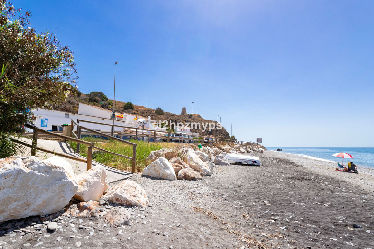 98c48aea3766ad8cf45a5aa2ba2ca4bb - 37