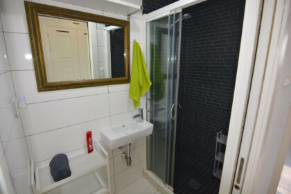 9e49cc70e3b1b221edcbbb2604136e44 - 30