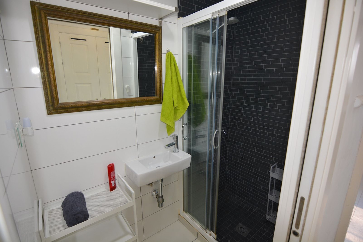 9e49cc70e3b1b221edcbbb2604136e44 - 30