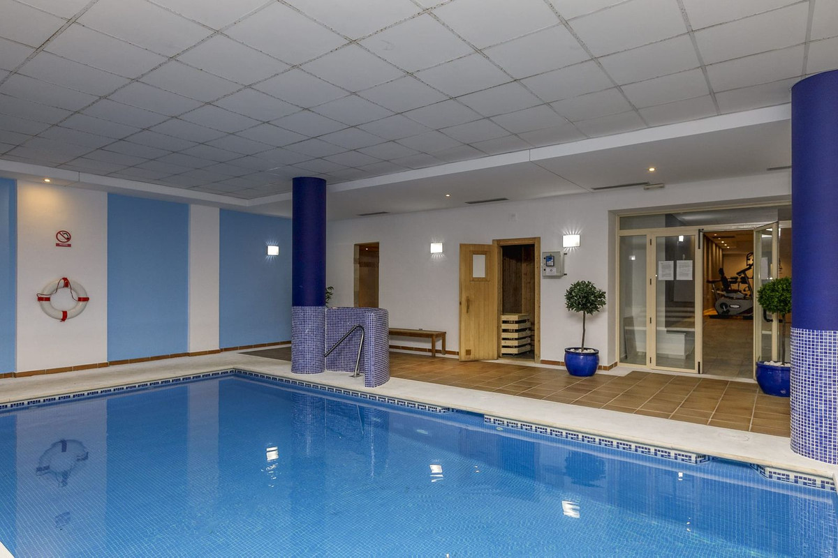 a0bdf9a127be9c07cf259d1003ef41d1 - 16