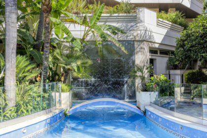 a0bdf9a127be9c07cf259d1003ef41d1 - 18