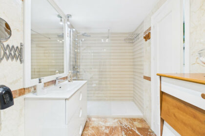 a5dce392a2091309977bb34c3a75295e - 11