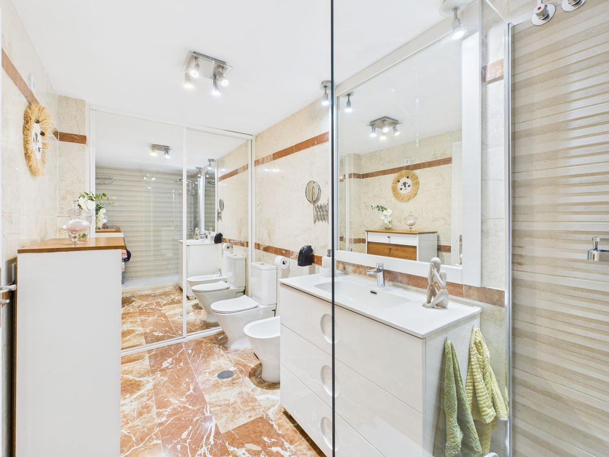 a5dce392a2091309977bb34c3a75295e - 12