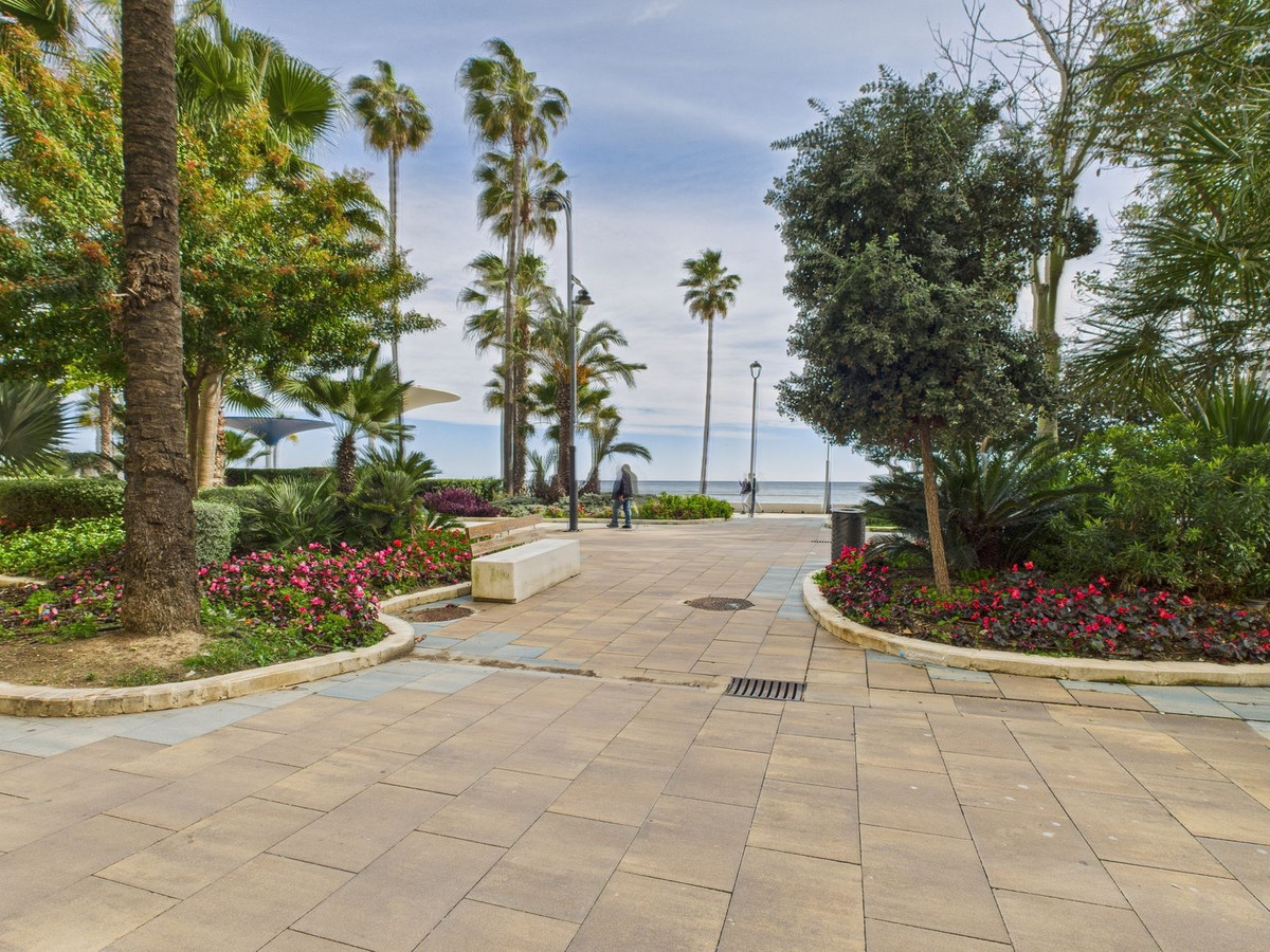 a5dce392a2091309977bb34c3a75295e - 15