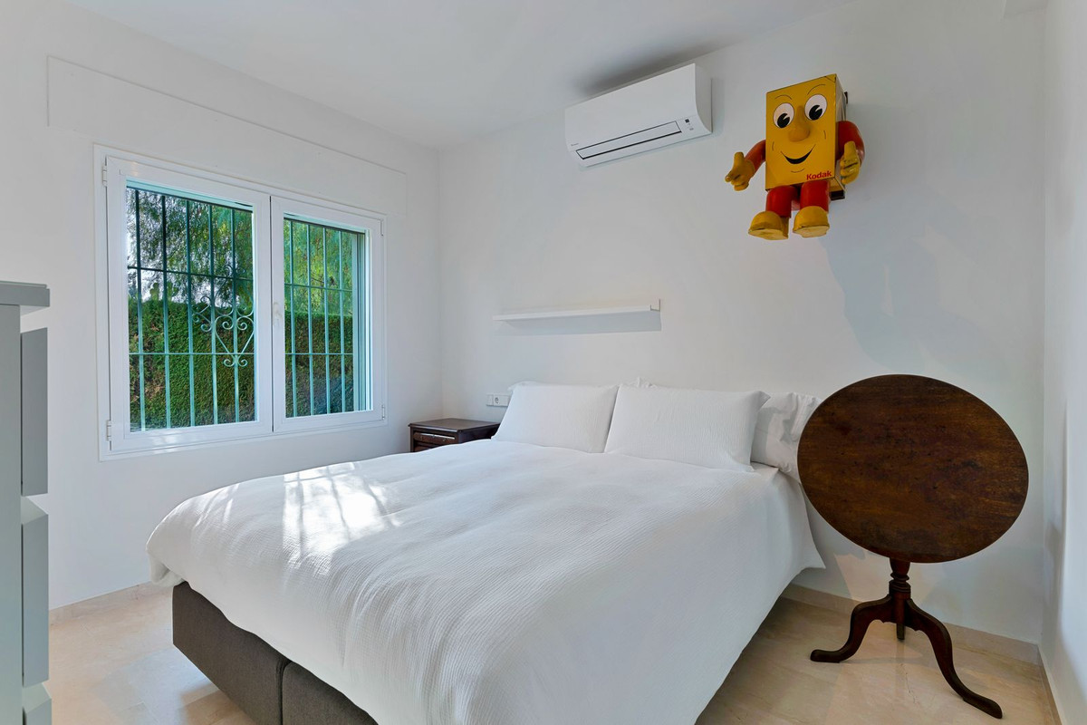 a6098dd2606b4f891792912007e636a5 - 14