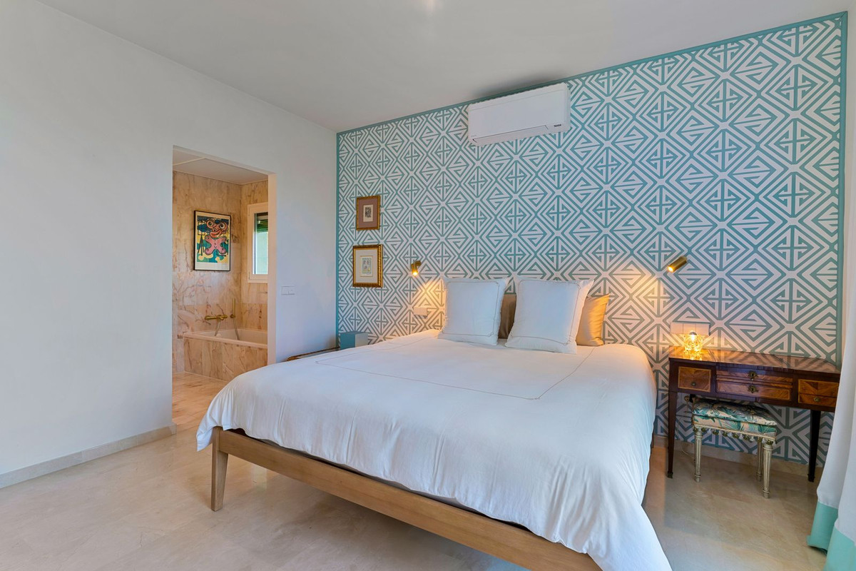 a6098dd2606b4f891792912007e636a5 - 16