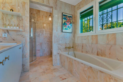 a6098dd2606b4f891792912007e636a5 - 17