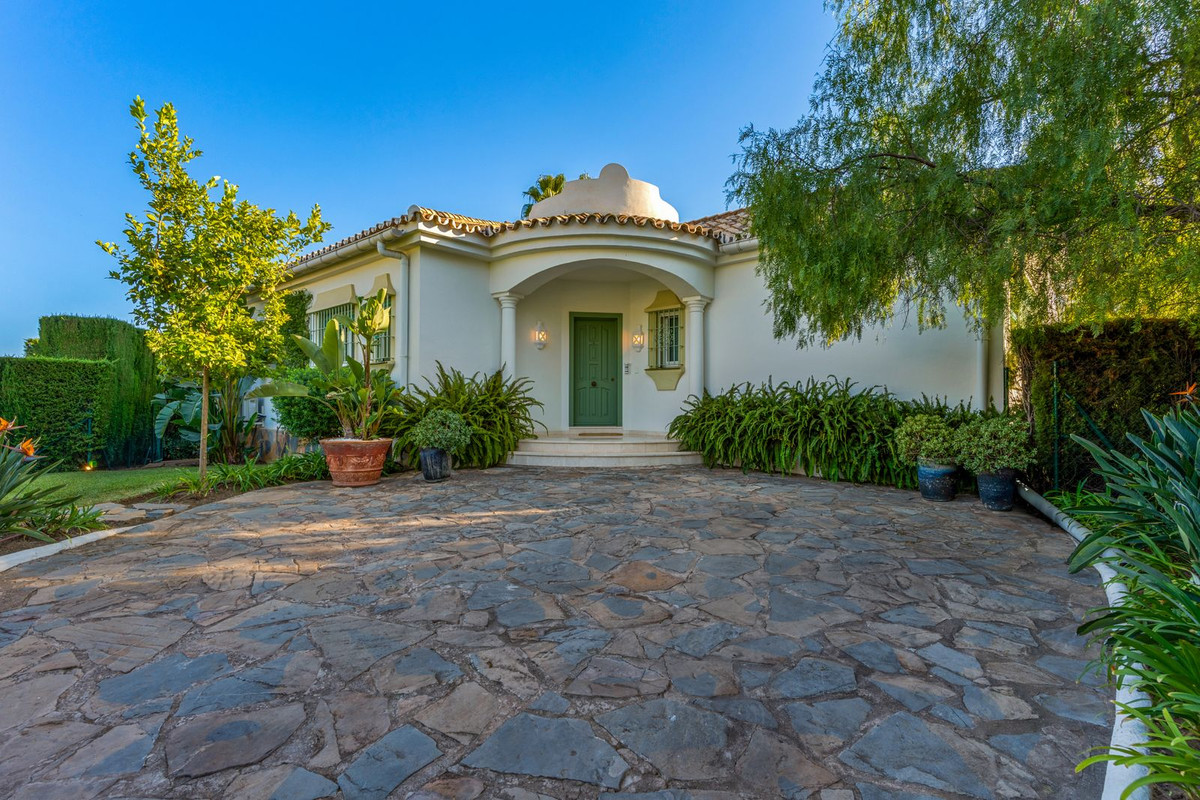 a6098dd2606b4f891792912007e636a5 - 24