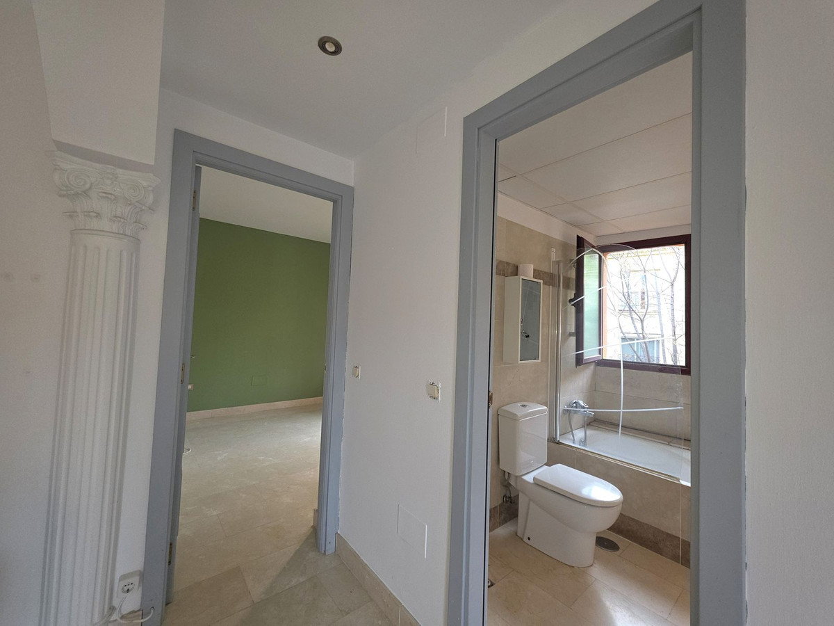 a6f4030451526de673897ee193bec1da - 11