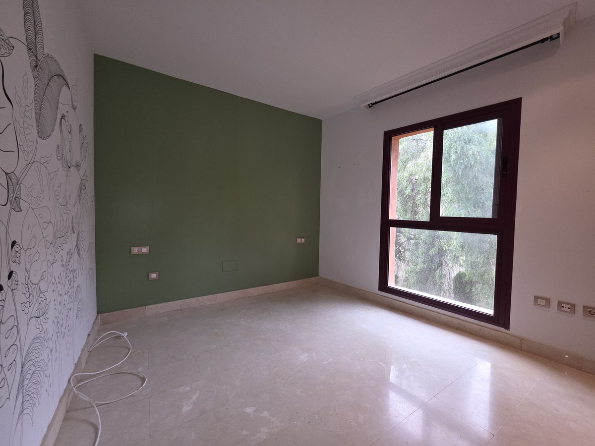 a6f4030451526de673897ee193bec1da - 12