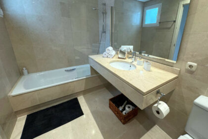 a825f1bc8e4e531eabcb933b9055dc1e - 25