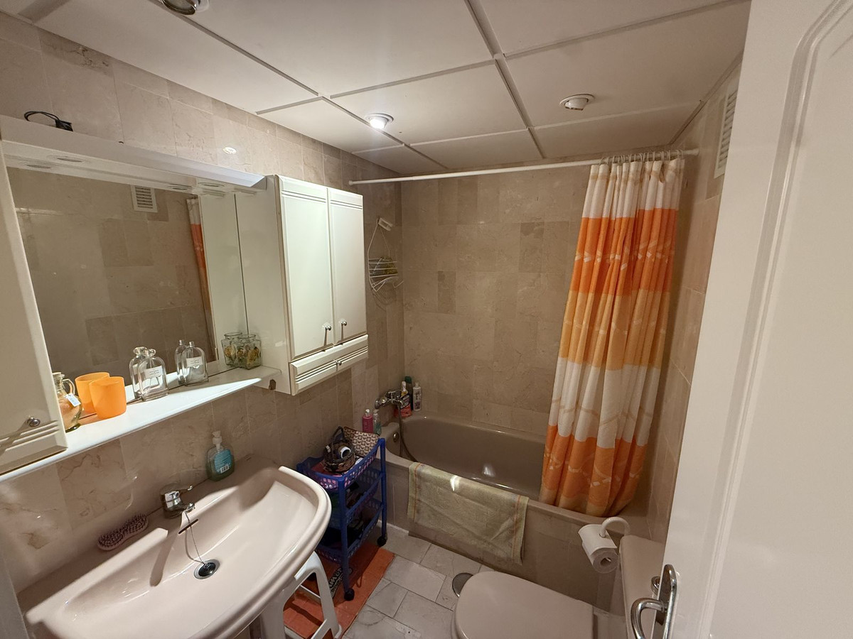 a8365e7e4fd846eb04f98b47040ca1ce - 11