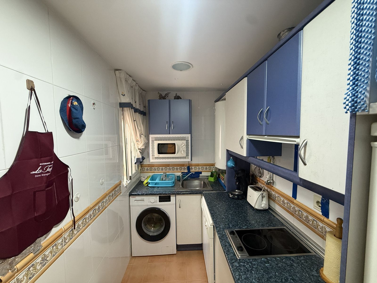 a8365e7e4fd846eb04f98b47040ca1ce - 12