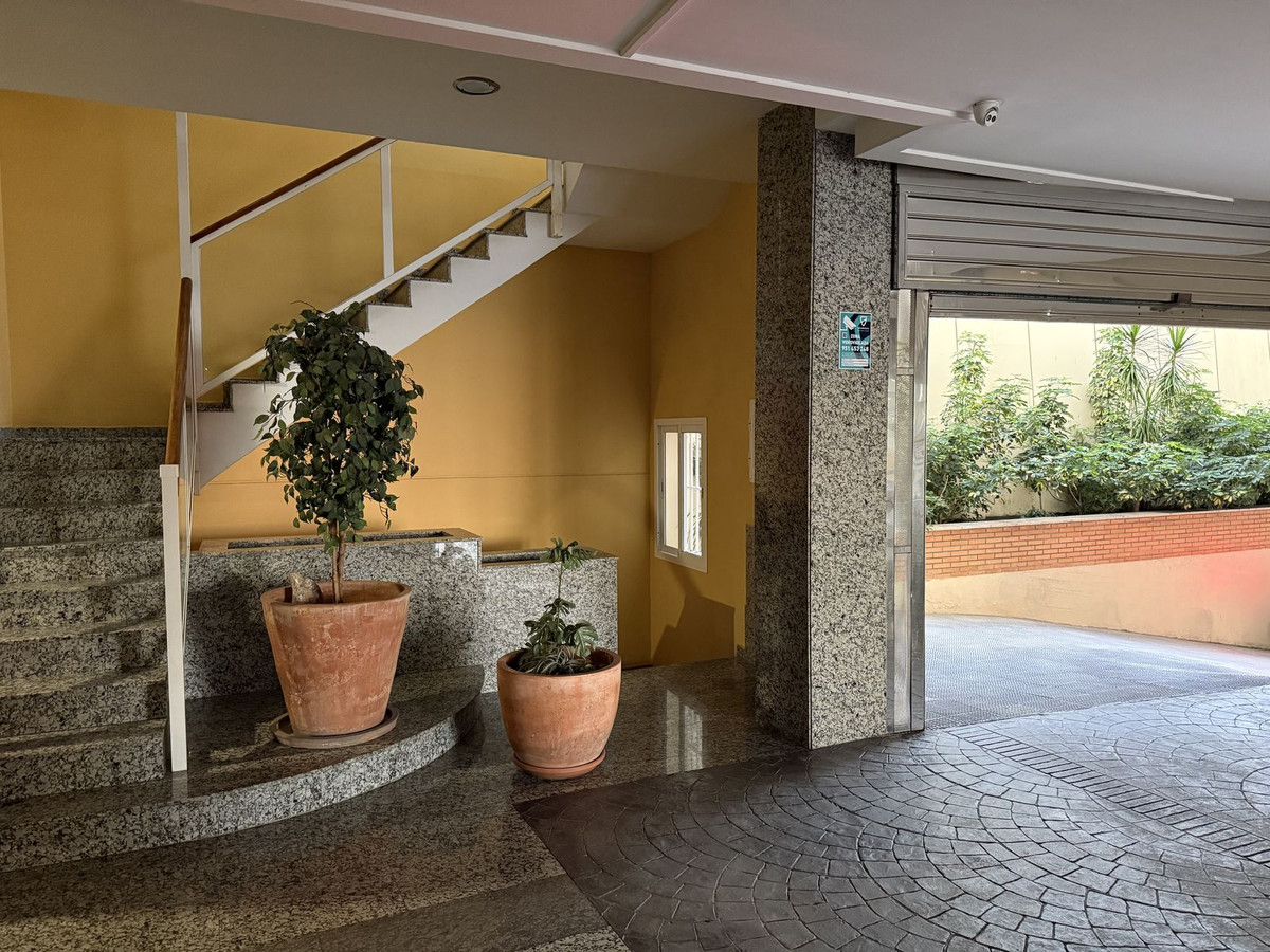 a8365e7e4fd846eb04f98b47040ca1ce - 16