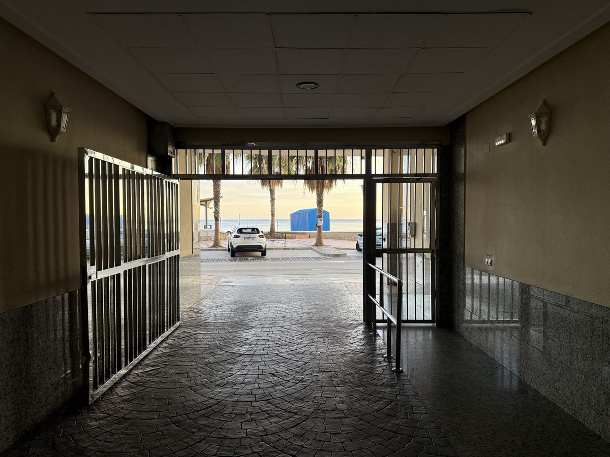 a8365e7e4fd846eb04f98b47040ca1ce - 17