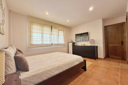 a93af38091c1de827f5124f2baf55f3c - 13