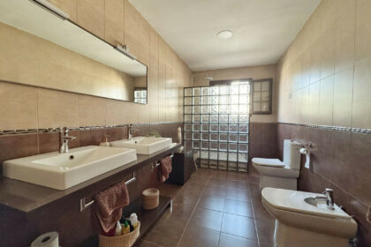 a93af38091c1de827f5124f2baf55f3c - 18