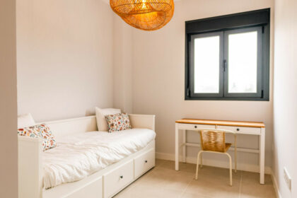 aa5fafcfc6c44adf465f0e73d5c9a052 - 12