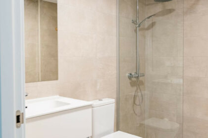 aa5fafcfc6c44adf465f0e73d5c9a052 - 14