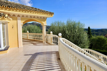 ab16b7552df16b2359eb4ad4b6391bcf - 18