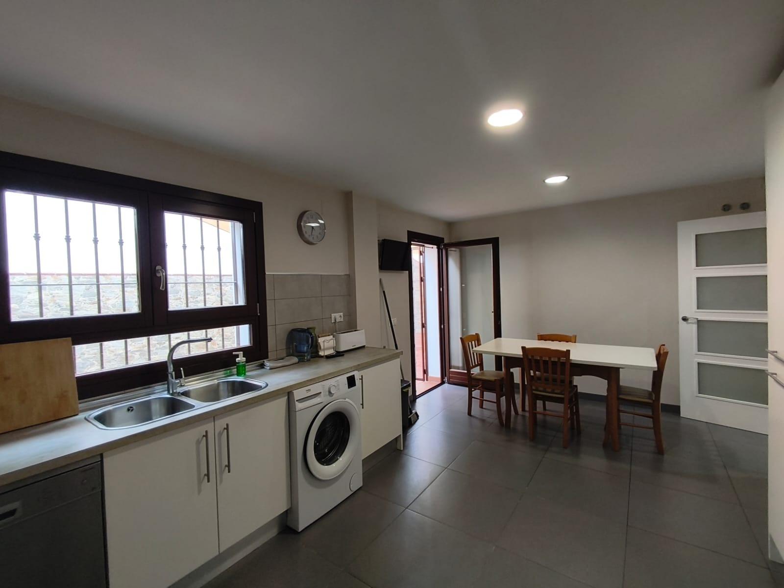 ac147007298e24802d9efffe4b83c04f - 16