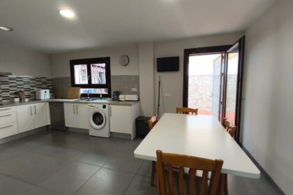 ac147007298e24802d9efffe4b83c04f - 18