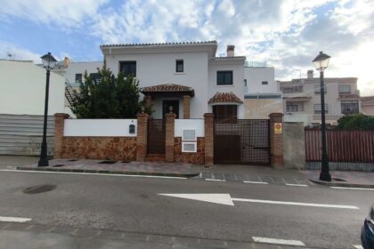 ac147007298e24802d9efffe4b83c04f - 34