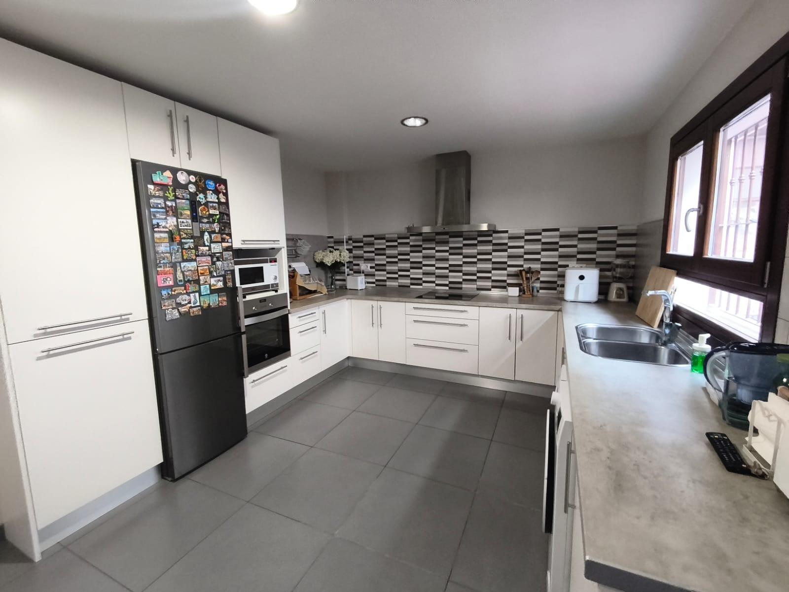 ac147007298e24802d9efffe4b83c04f - 9