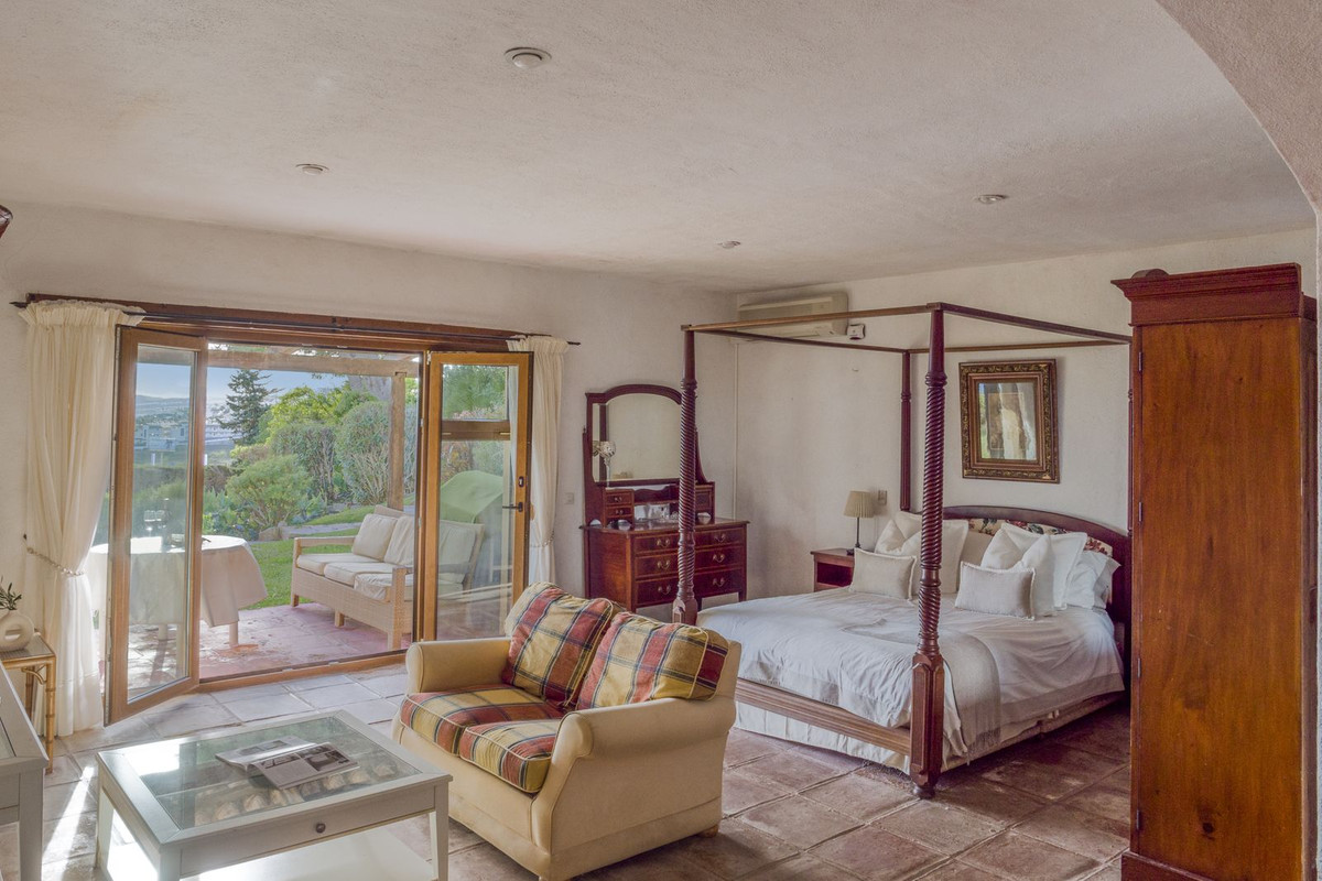 aed2018a579a3f87167c6756aee7974c - 60