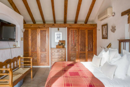 aed2018a579a3f87167c6756aee7974c - 69