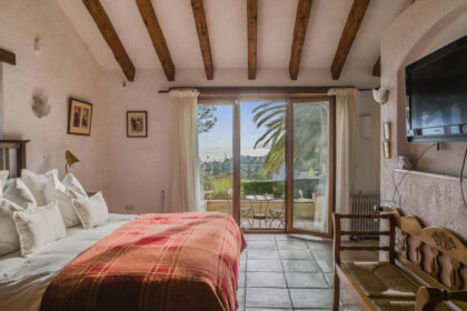 aed2018a579a3f87167c6756aee7974c - 70