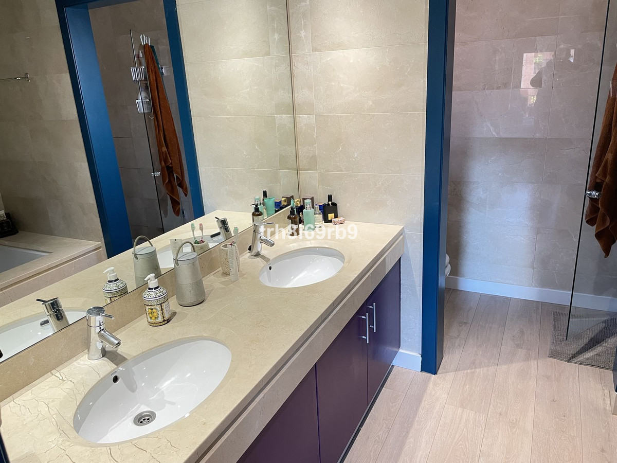 b4545e004a5ee1bc892e63438ef3afac - 10