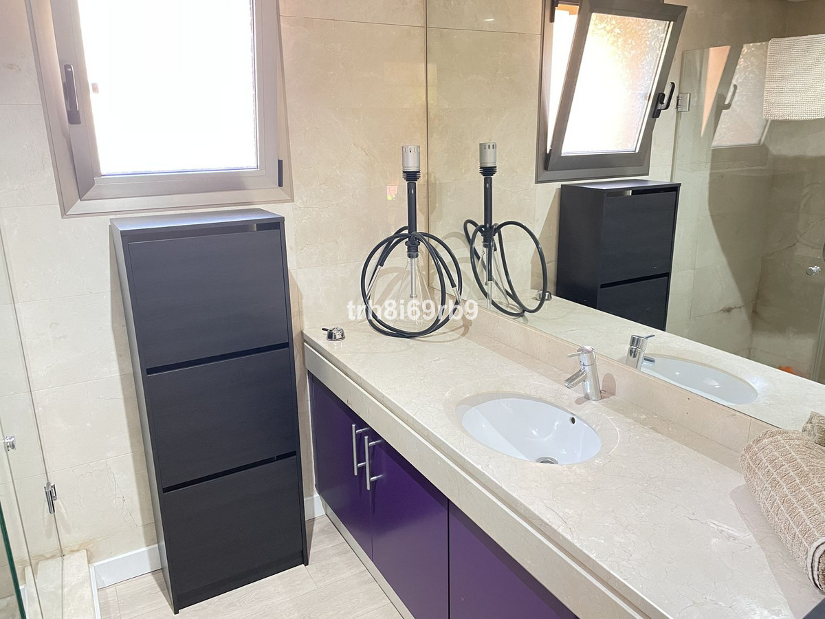 b4545e004a5ee1bc892e63438ef3afac - 15