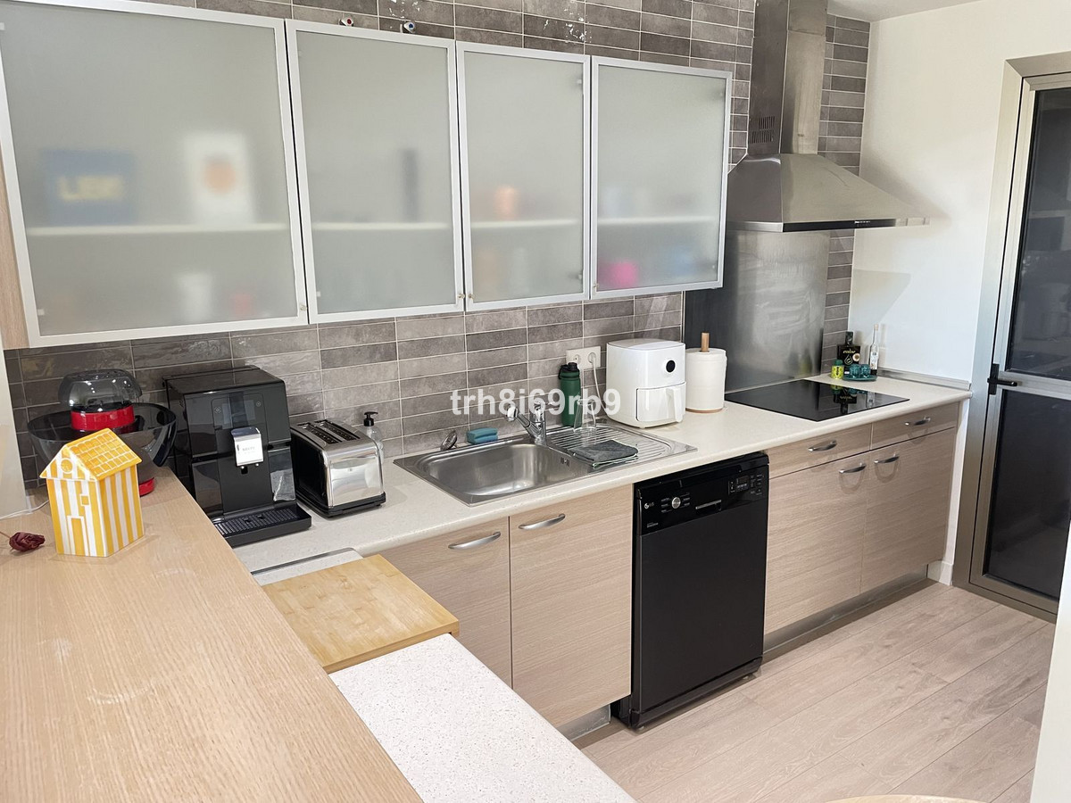 b4545e004a5ee1bc892e63438ef3afac - 4