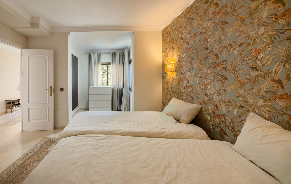 b63451b89e7aab16d601e1de491f9db7 - 17