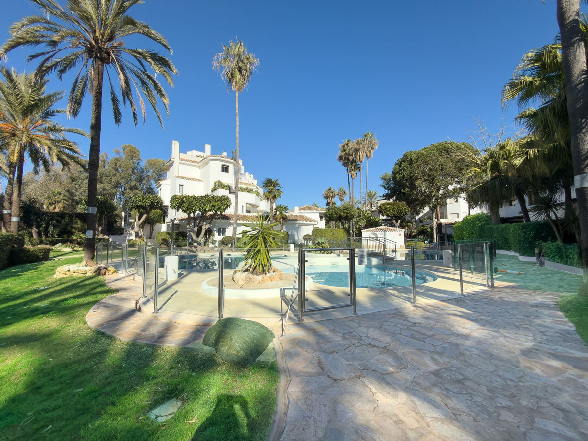 b63451b89e7aab16d601e1de491f9db7 - 24