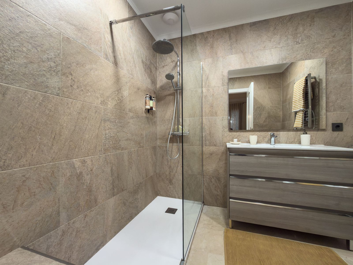 b63451b89e7aab16d601e1de491f9db7 - 31